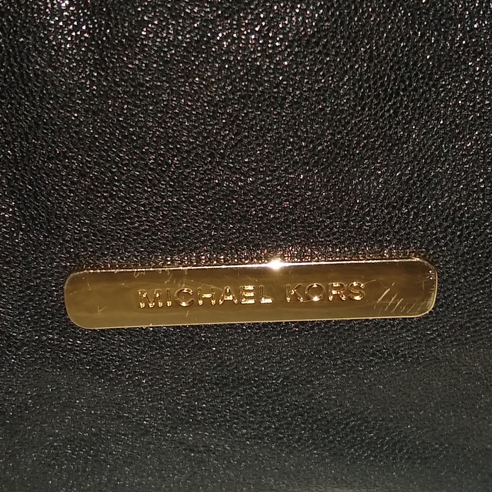 Michael Kors Beverly black leather hobo. - Picture 2 of 13